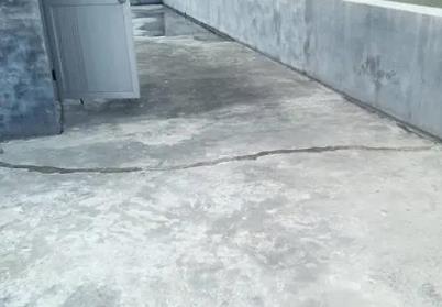 梁河楼顶漏水维修公司分享下如何解决卫生间隐蔽部位漏水的问题?